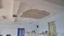 Đang ngồi học, nữ sinh bị vữa rơi khâu 10 mũi trên đầu